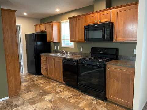 1166 Calgary Lane, Wayland, MI 49348