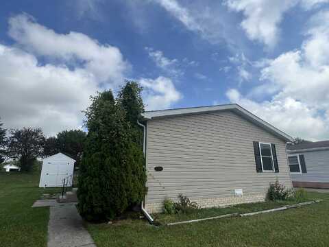1841 Cedar St, Newport, MI 48166