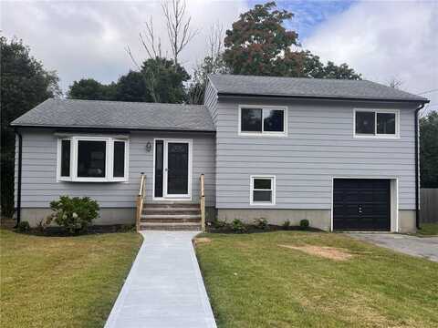 19 Nichols Lane, Westerly, RI 02891