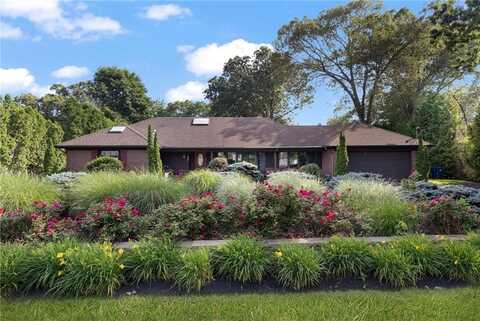 788 Namquid Drive, Warwick, RI 02888