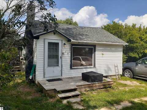 108 W Page Street, Rose City, MI 48654