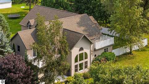 211 Bluff Avenue, Eastlake, MI 49626