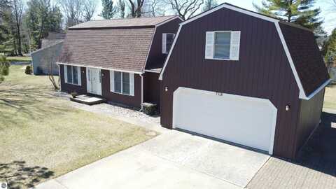 7119 Lakewood Drive, Oscoda, MI 48750
