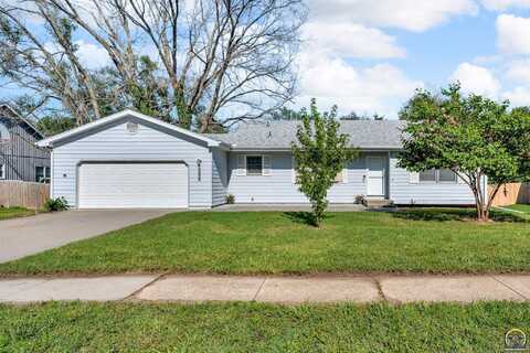 4232 SE Oakwood ST, Topeka, KS 66609
