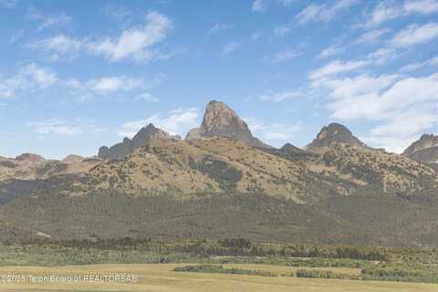 9040 MOUNTAIN VIEW Drive, Tetonia, ID 83452