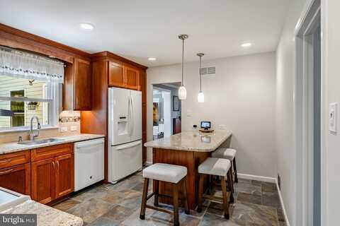 1438 GRAND OAK LANE, WEST CHESTER, PA 19380