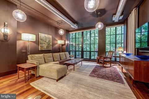 1615 N QUEEN STREET, ARLINGTON, VA 22209