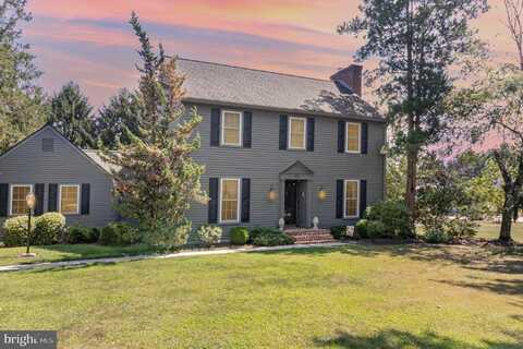 808 WELLINGTON DRIVE, CARLISLE, PA 17013