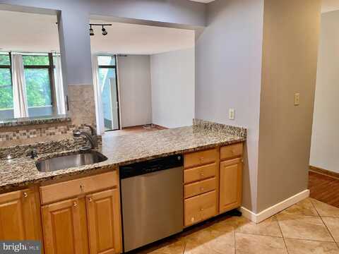 2218 S QUINCY STREET, ARLINGTON, VA 22204