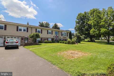 170 DONRENE, MOUNT WOLF, PA 17347