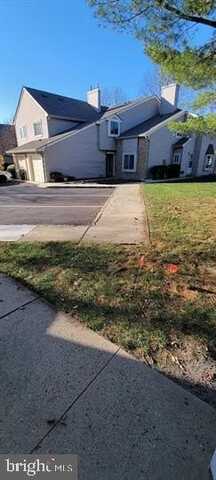 82 CHATHAM COURT, EAST WINDSOR, NJ 08520
