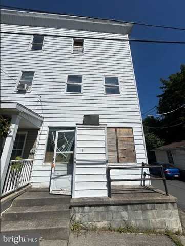 2219 WATER STREET, MAHANOY PLANE, PA 17949