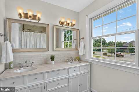 8303 FORT HUNT ROAD, ALEXANDRIA, VA 22308