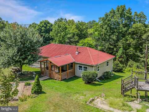 564 SHADE LANE, BERKELEY SPRINGS, WV 25411
