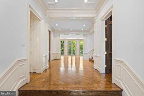 2944 UNIVERSITY TERRACE NW, WASHINGTON, DC 20016
