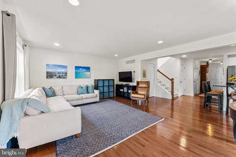 1042 TREWELLYN AVENUE, PENLLYN, PA 19422