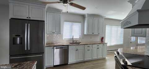 4 ELM ROAD, MANAHAWKIN, NJ 08050