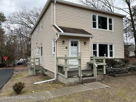 194 Horton Lane unit: 2Nd Fl, Port Ewen, NY 12466