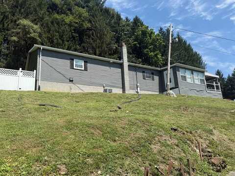 15 Elliott Lane, Wellsburg, WV 26070