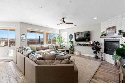 1010 N Mountainside Ave, Washington, UT 84780