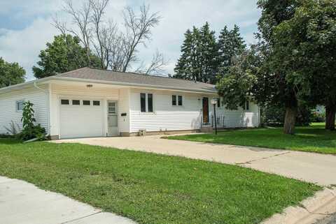 205 F Avenue, Grundy Center, IA 50638