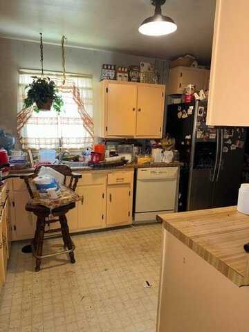 314 Allen Avenue, Stinnett, TX 79083
