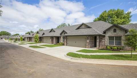1700 Dixieland RD, Rogers, AR 72758