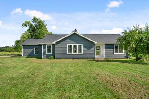 9408 N Straits Highway, Cheboygan, MI 49721