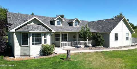 3653 Selah Loop Rd, Selah, WA 98942