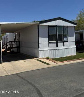 8427 W Glendale Avenue, Glendale, AZ 85305