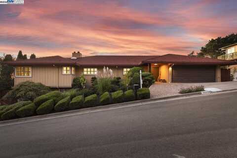 10336 Greenview Dr, Oakland, CA 94605