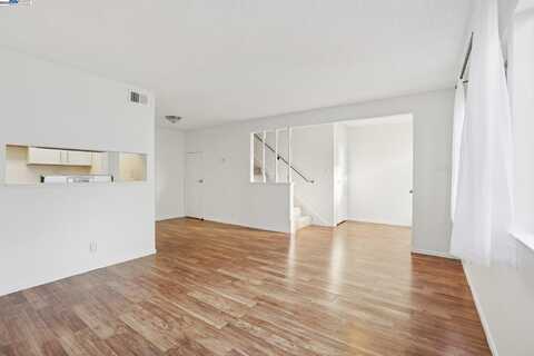 1042 Mohr Ln, Concord, CA 94518