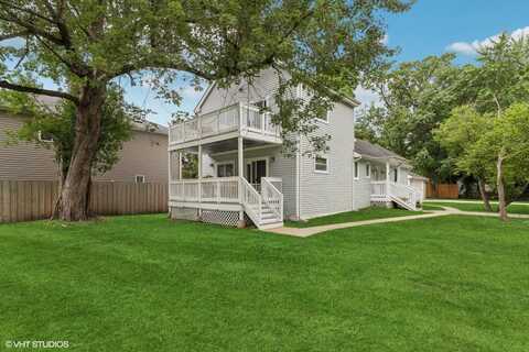 811 Woodland Road, Wauconda, IL 60084