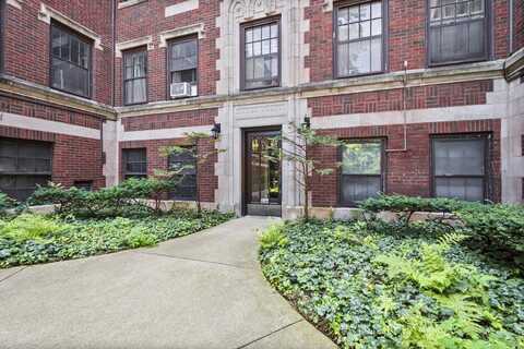 906 OAKTON Street, Evanston, IL 60202
