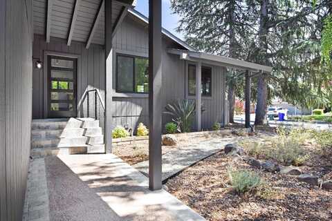 690 Hudson Court, Sonoma, CA 95476