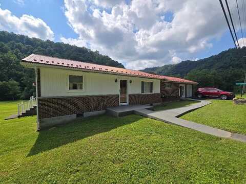 6639 Coal River Road, DRY CREEK, WV 25062