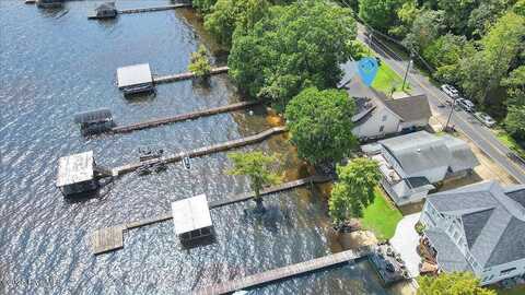 814 Canal Cove Road, Lake Waccamaw, NC 28450