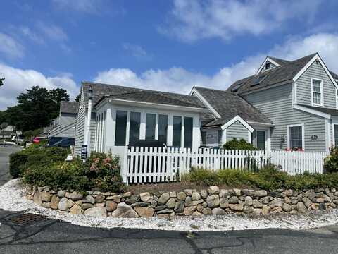 3 Hyannis Point Road, Mashpee, MA 02649