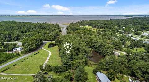 806 Highway 101, Beaufort, NC 28516