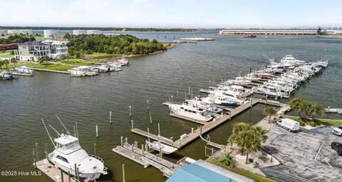 108 Old Causeway Road, Morehead City, NC 28557