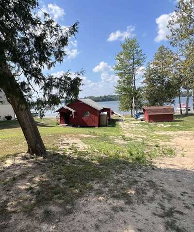 1741 E Pratt Lake, Gladwin, MI 48624