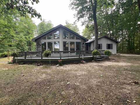 1724 E Pratt Lake, Gladwin, MI 48624