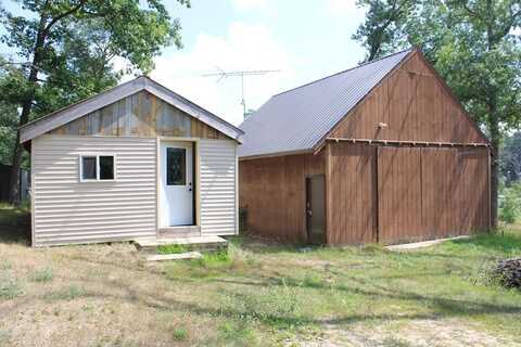 301 ROBERT, Harrison, MI 48625