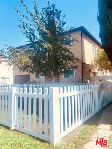 5226 Wilkinson Ave, Valley Village, CA 91607