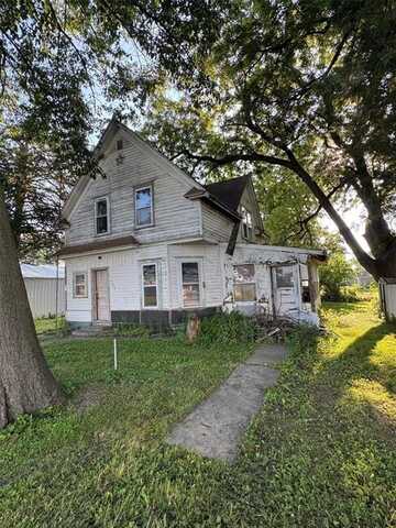 909 3rd Avenue, Belle Plaine, IA 52208