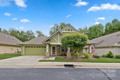 44 Gray Wolf Lane, Hendersonville, NC 28792