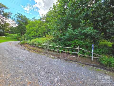 46 Flora Lane, Waynesville, NC 28785