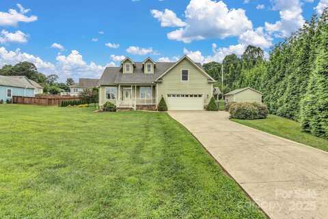 432 Oak Grove Road, Flat Rock, NC 28731