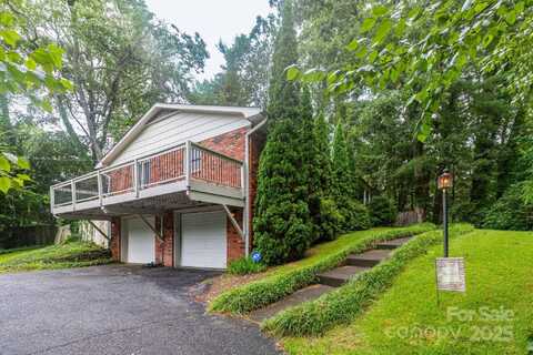 936 Toxaway Drive, Hendersonville, NC 28791