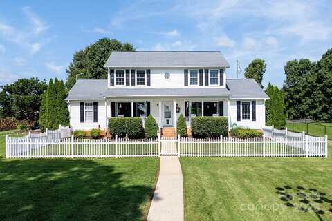 46338 Chase Point Drive, Norwood, NC 28128
